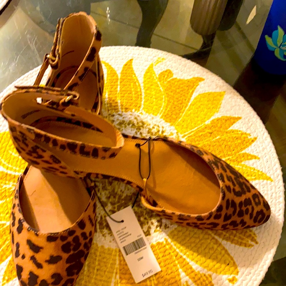 Brand new cute ankle tie shoes